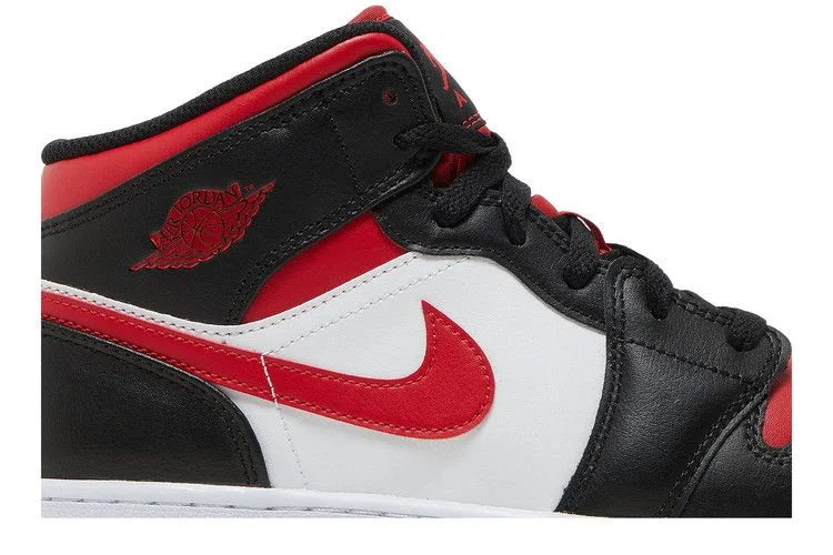 Krossovki-Air-Jordan-1-Mid-GS-Black-Fire-Red-1