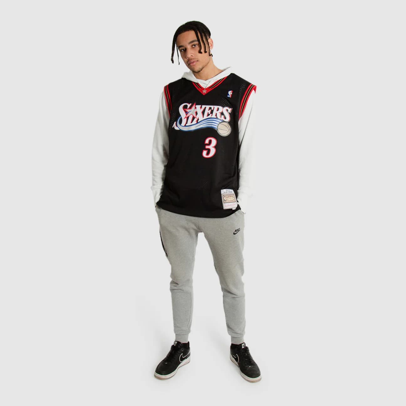 Баскетбольная джерси 2000-01 Philadelphia 76ers Allen Iverson #3 Swingman Hardwood Classics Black Jersey