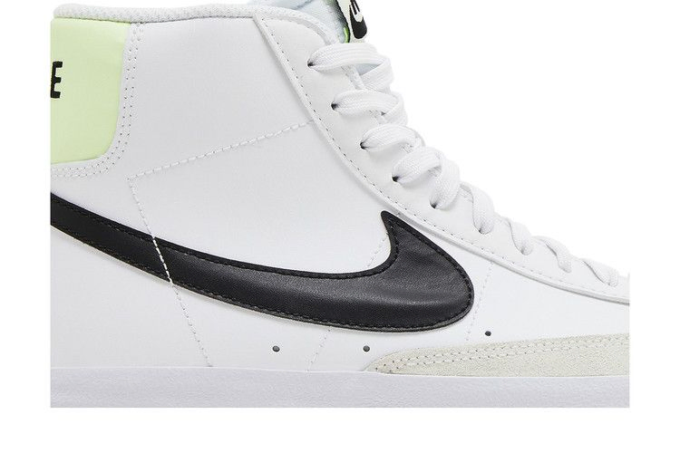 blazer-mid-77-gs-white-black-volt-da4086-109_01