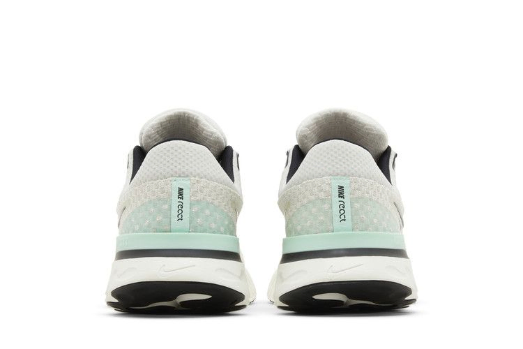 react-infinity-run-flyknit-3-phantom-black-mint-dh5392-004_05