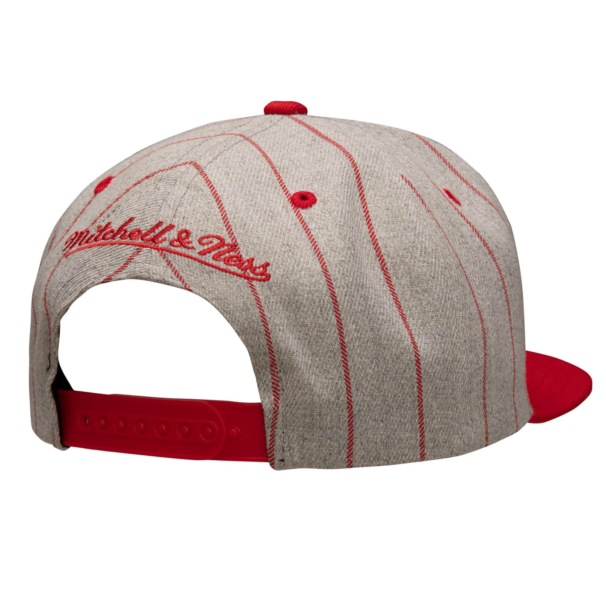 Mitchell-Ness-Grey-Pin-Pop-Snapback-HWC-Philadelphia-76ers-1