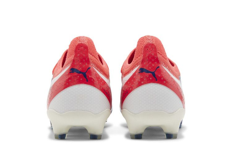 christian-pulisic-x-ultra-ultimate-fg-ag-white-blazing-blue-107320-01_05