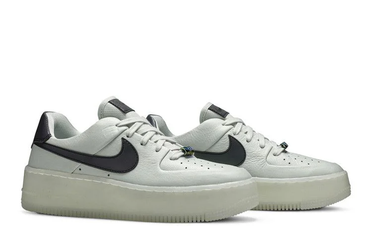 Krossovki-Nike-Wmns-Air-Force-1-Sage-Low-LX-Spruce-Aura-7