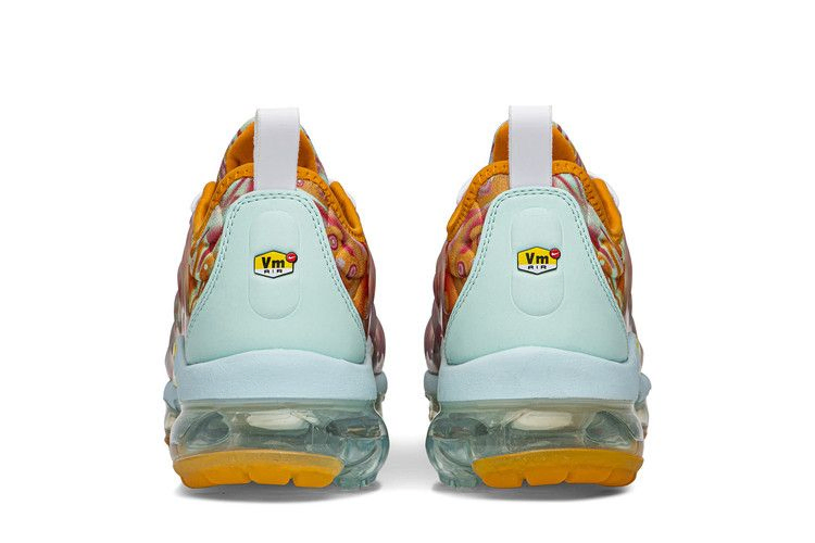 wmns-air-vapormax-plus-orange-dip-dye-cd7009-300_05