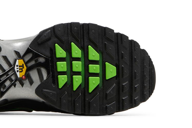 Кроссовки Nike Air Max Plus 'Black Silver Green Strike'
