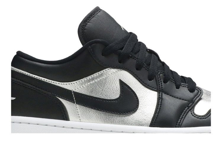 Кроссовки Wmns Air Jordan 1 Low SE 'Silver Toe'