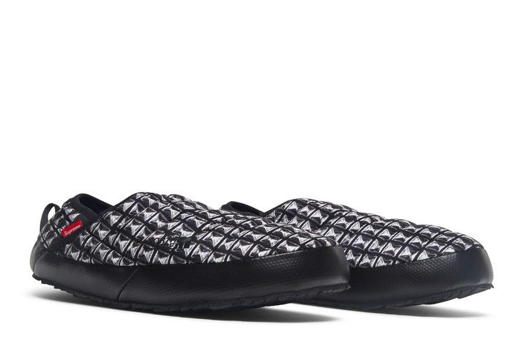 supreme-x-traction-mule-black-studded-print-supreme-tnf-mule-black-stud_07