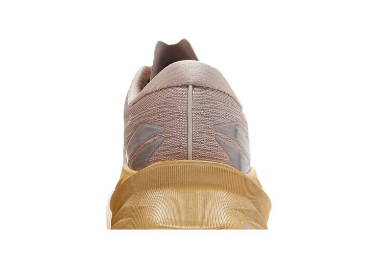 Кроссовки ASICS Wmns Novablast 3 'Fawn Mineral Beige'