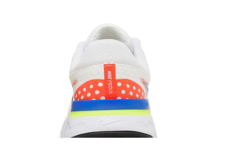 react-infinity-run-flyknit-3-premium-white-racer-blue-volt-dx1629-100_06