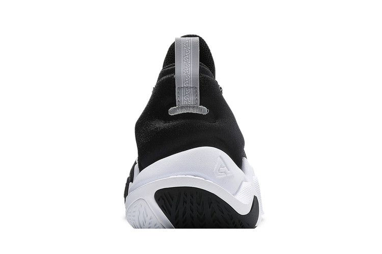 Кроссовки Nike Giannis Immortality GS 'Black Volt'