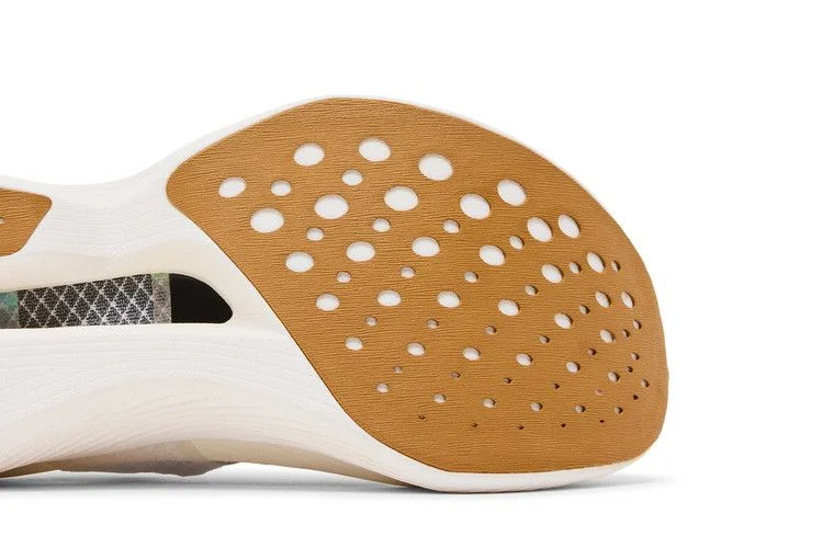 Кроссовки Saucony Wmns Endorphin Elite 'White Gold'