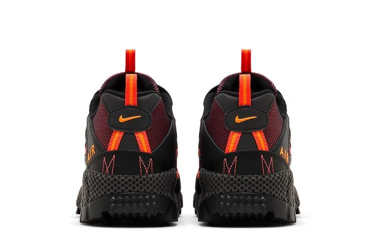 Кроссовки Nike Air Humara 'Black Bright Crimson'