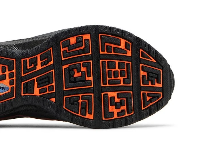 Кроссовки Nike Wmns Air Sunder Max GORE-TEX 'Hyper Crimson'