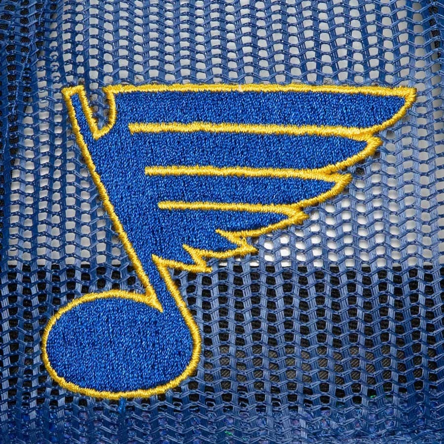 Бейсболка Mitchell & Ness Blue St. Louis Blues Team Seal Trucker Adjustable Hat