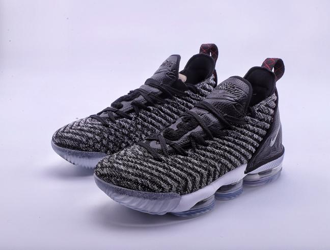 Кроссовки Nike LeBron 16 Oreo