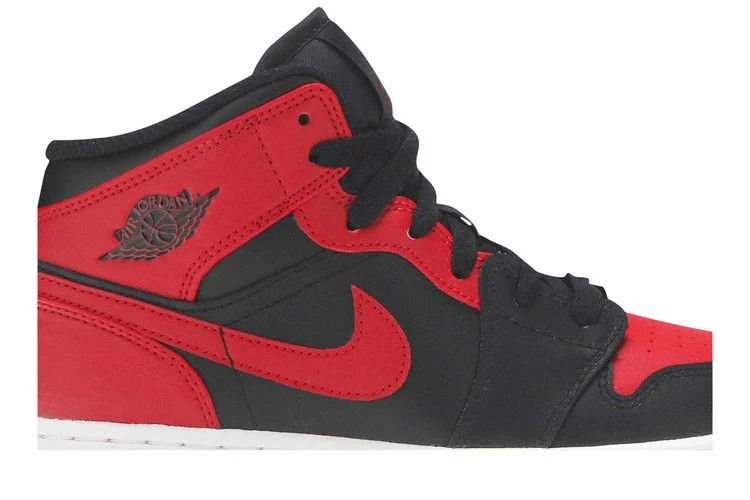 Кроссовки Air Jordan 1 Mid GS 'Banned'