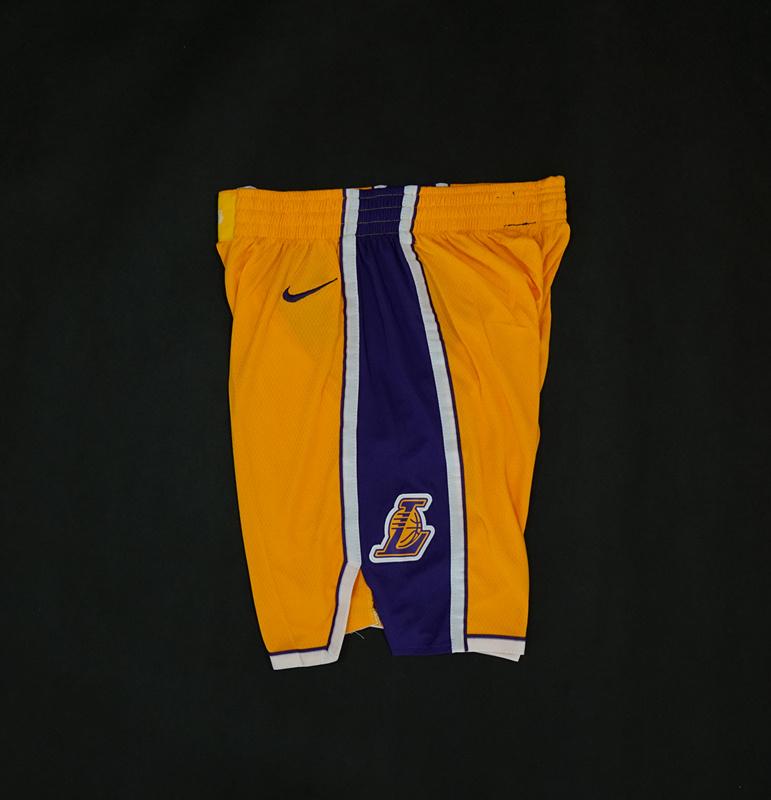 LA-Lakers-Yellow-Nike-Icon-Edition-17-18-4