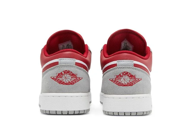 Кроссовки Air Jordan 1 Low SE GS 'Light Smoke Grey Gym Red'