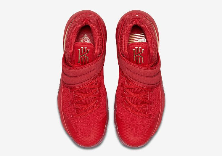 kyrie-2-gold-swoosh-838639-676_03