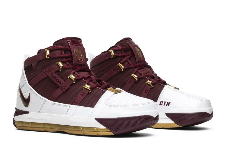 Krossovki-Nike-Zoom-LeBron-3-Retro-Christ-the-King-2018-7