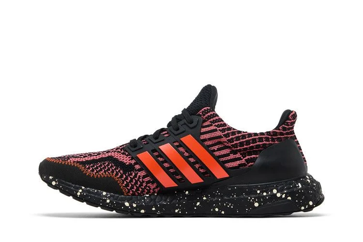 Krossovki-adidas-Wmns-UltraBoost-5.0-DNA-Black-Wonder-Red-Speckled-2