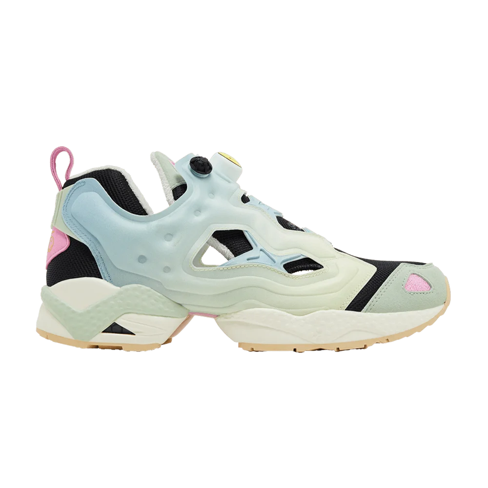 Krossovki-Smiley-x-Reebok-InstaPump-Fury-95-50th-Anniversary