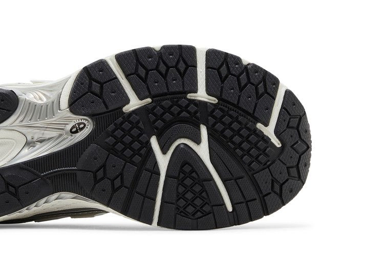 Кроссовки New Balance 1906R Big Kid 'Silver Metallic Black'