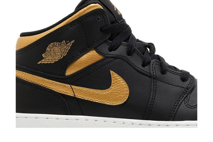 air-jordan-1-mid-gs-black-metallic-gold-dq8423-071_01
