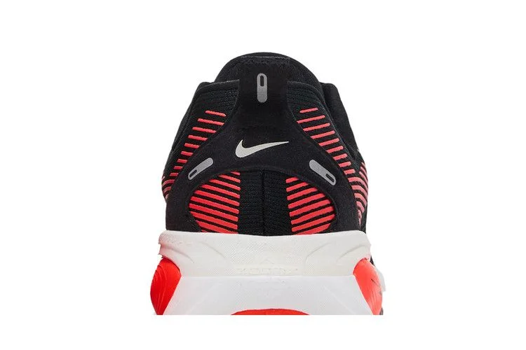 Кроссовки Nike Vomero 18 'Black Bright Crimson'