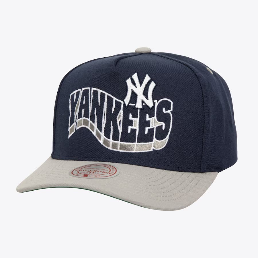 Бейсболка Mitchell & Ness Navy New York Yankees Wavy Pro Crown Snapback Hat