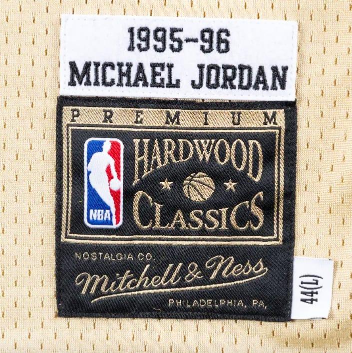 Баскетбольная джерси 1995-96 Chicago Bulls #23 Michael Jordan Mitchell & Ness Premium Gold Jersey