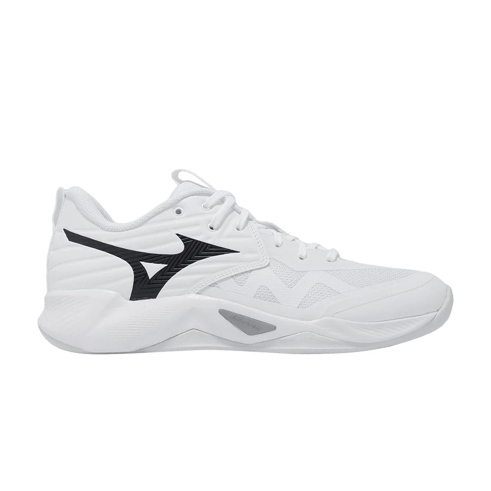 Krossovki-Mizuno-Wave-Momentum-Pro-White-Black-1