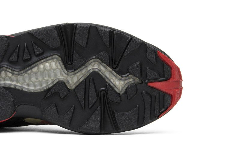 ronnie-fieg-x-highsnobiety-x-r698_04