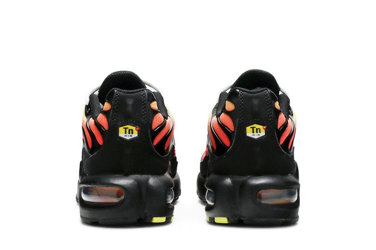 air-max-plus-gs-black-habanero-red-ar1852-017_05