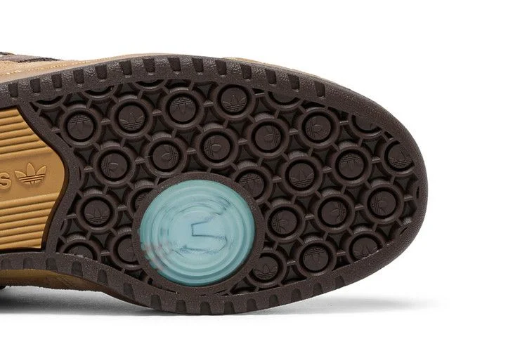 Krossovki-Bad-Bunny-x-adidas-Forum-Buckle-Low-The-First-Cafe-4