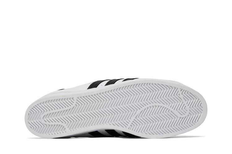 Krossovki-Kerwin-Frost-x-adidas-Superstar-Superstuffed-3