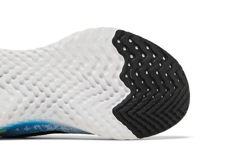 Кроссовки Nike Wmns Epic React Flyknit 2 'White Light Blue'