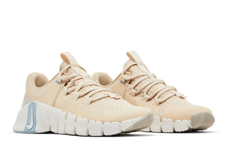 Krossovki-Nike-Wmns-Free-Metcon-5-Sanddrift-7