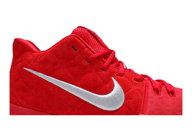 Кроссовки Nike Kyrie 3 'University Red'