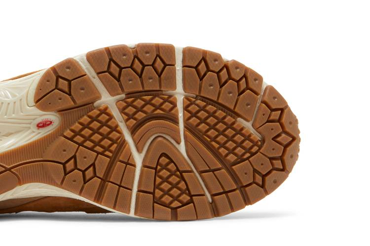Кроссовки New Balance 2002R GORE-TEX 'Tobacco'