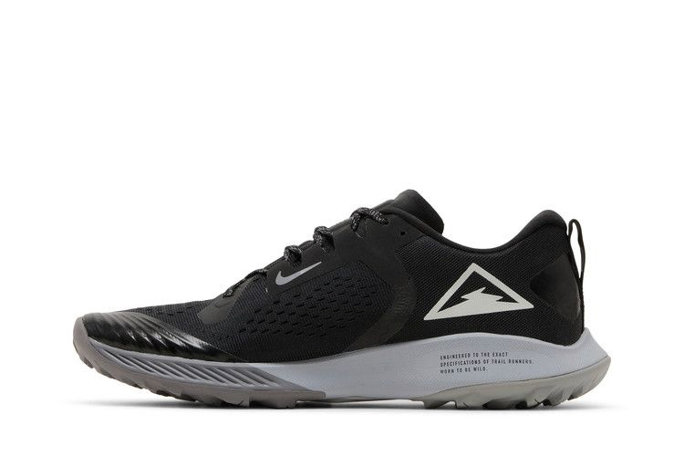 air-zoom-terra-kiger-5-black-aq2219-001_02
