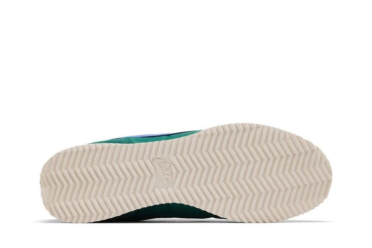 Krossovki-Nike-Wmns-Cortez-Evergreen-Aura-Hyper-Royal-3