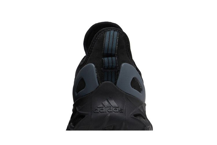web-boost-black-blue-metallic-hq6995_06