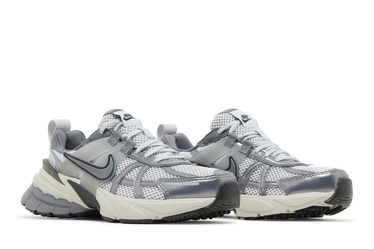 wmns-v2k-run-pure-platinum-wolf-grey-fd0736-003_07