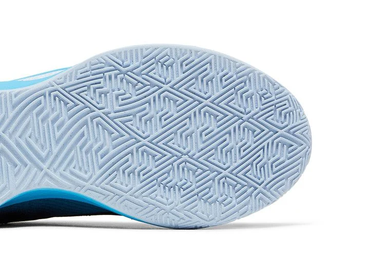 Krossovki-Nike-Giannis-Freak-6-Christmas-Pack-4