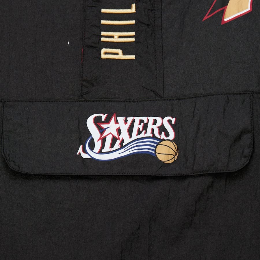 Анорак Mitchell & Ness Black Philadelphia 76ers Team OG 2.0 Vintage Logo Anorak Quarter-Zip Hoodie Windbreaker Jacket