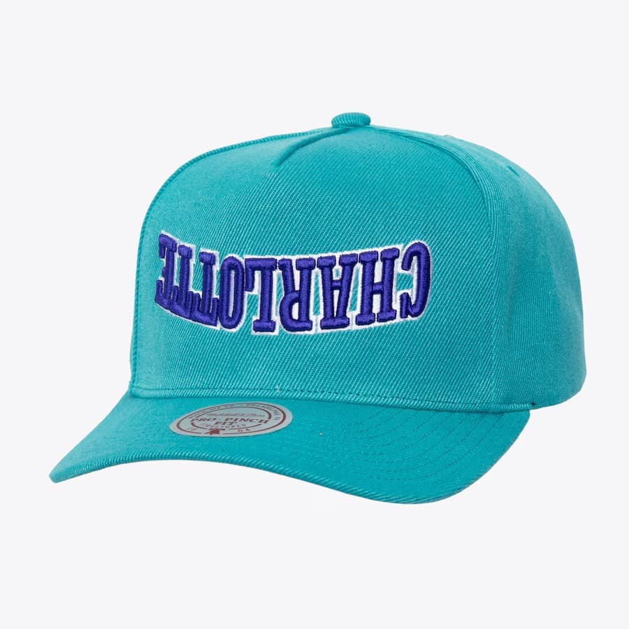 Mitchell-Ness-Teal-Charlotte-Hornets-Hardwood-Classics-Upside-Pro-Snapback-Hat