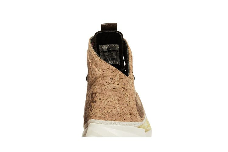 Кроссовки Nike LeBron 10 EXT QS 'Cork'