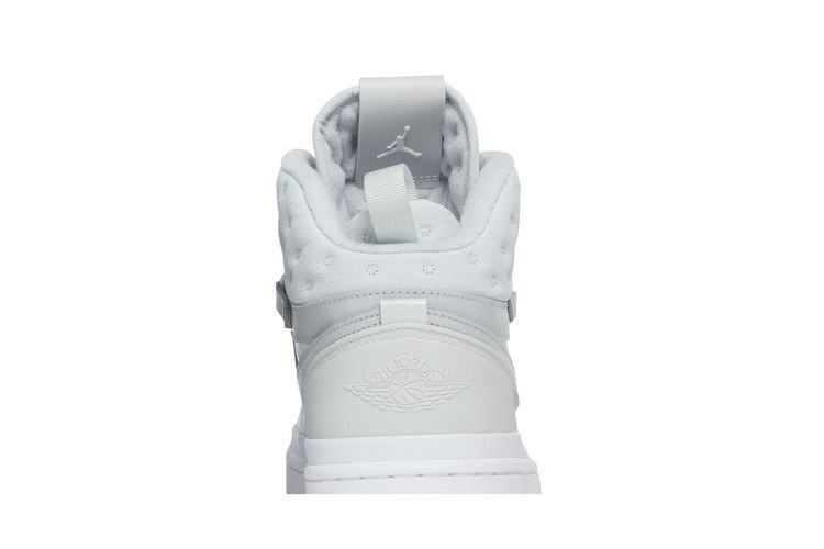Кроссовки Wmns Air Jordan 1 Acclimate 'White Grey Fog'