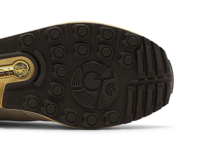 Krossovki-National-Park-Foundation-x-adidas-ZX-8000-Yellowstone-4